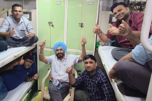 Operation Kaveri: First Batch of Indians Leave Conflict-Hit Sudan for Jeddah Aboard INS Sumedha