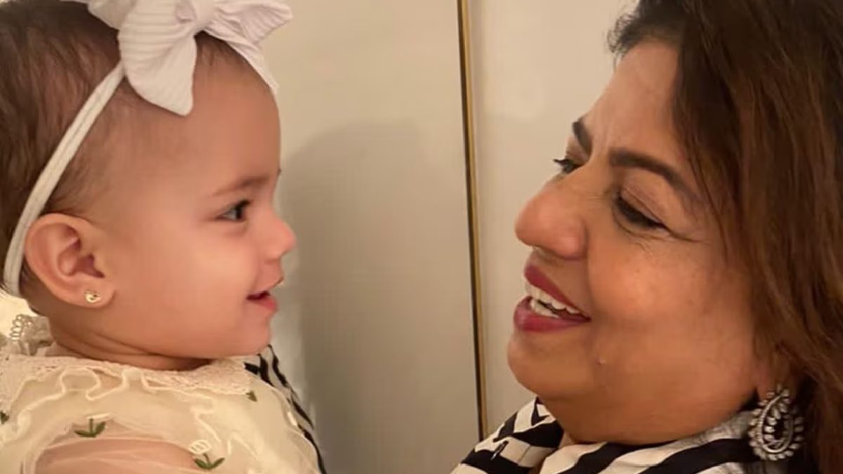 Priyanka Chopra's Baby Malti's Photo With Granny Is Cutest Thing You'll See on Internet Today - Vimarsana News