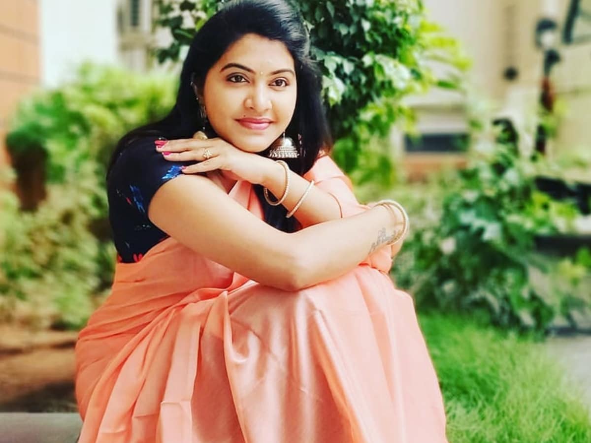 Rachitha Mahalakshmi Hints At Her 'Single' Status In Latest Instagram Story - News18