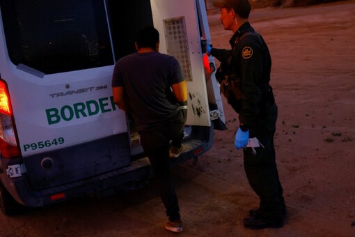 US to Deploy Additional 1,500 Troops to Mexico Border to Combat Migrant ...