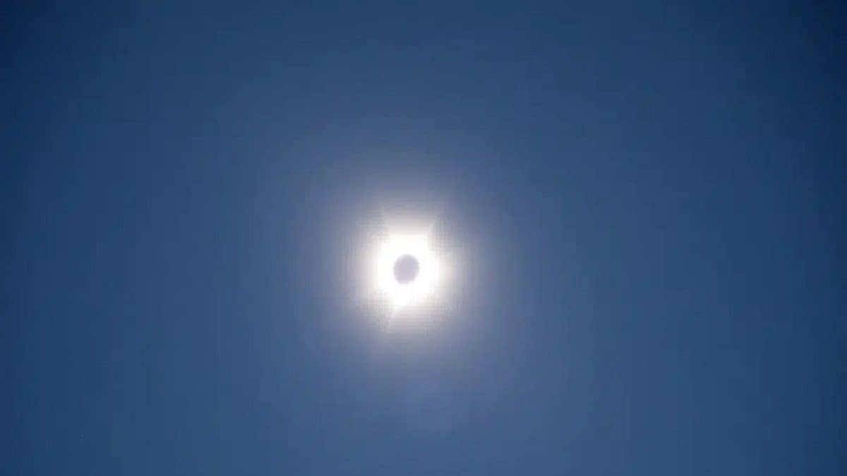El eclipse solar cautiva a Australia cuando el sol, la luna y la tierra se alinean;  Últimas fotos, hora de finalización, precauciones aquí