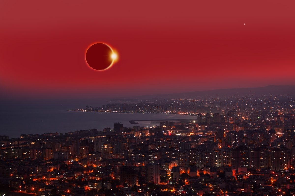 Breaking News on Solar eclipse TrendDekho