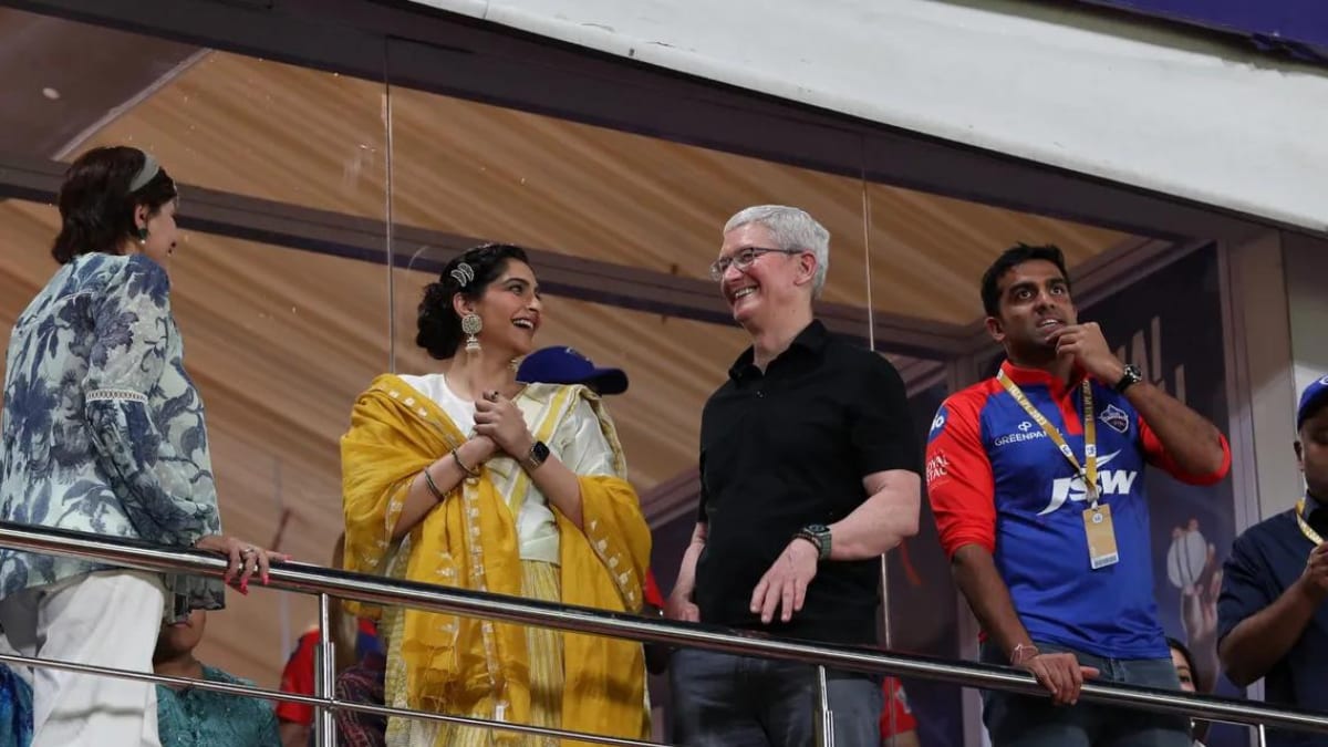 Apple CEO Tim Cook Drops in at Arun Jaitley Stadium to Watch IPL Match Between DC and KKR