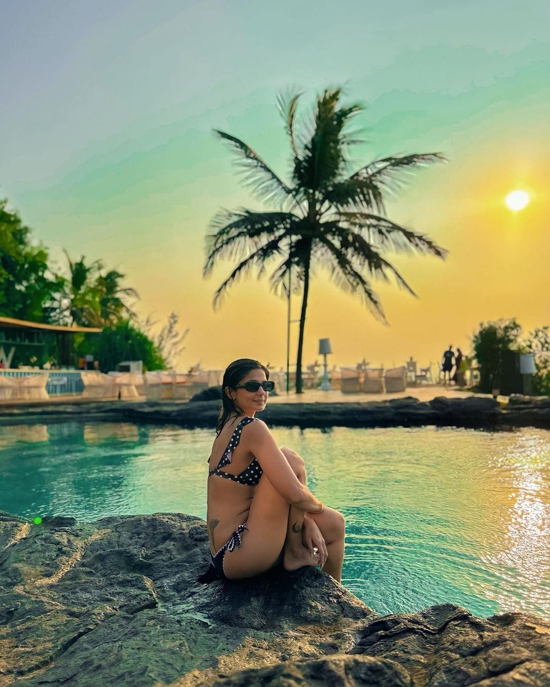 Jennifer Winget looks sexy in a polka dot bikini. 