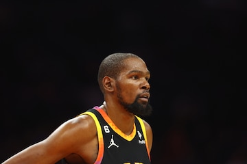 Suns' Kevin Durant signs lifetime deal with Nike; third NBA player