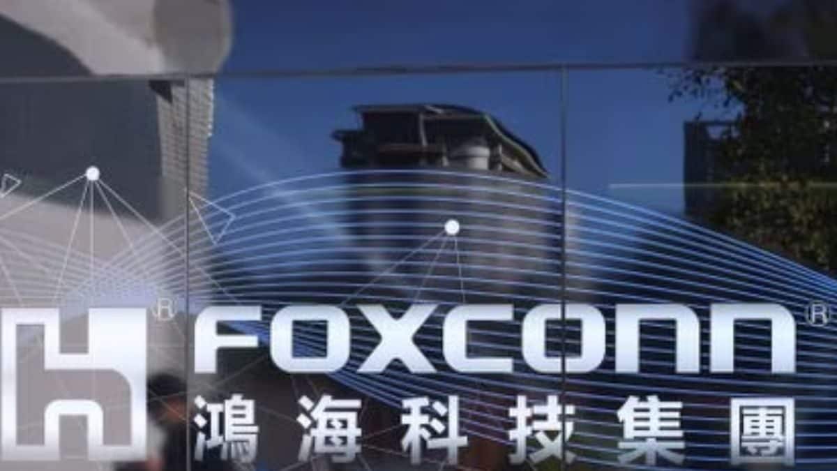 Foxconn Plans 0 Million Funding In Southern Taiwan: Report