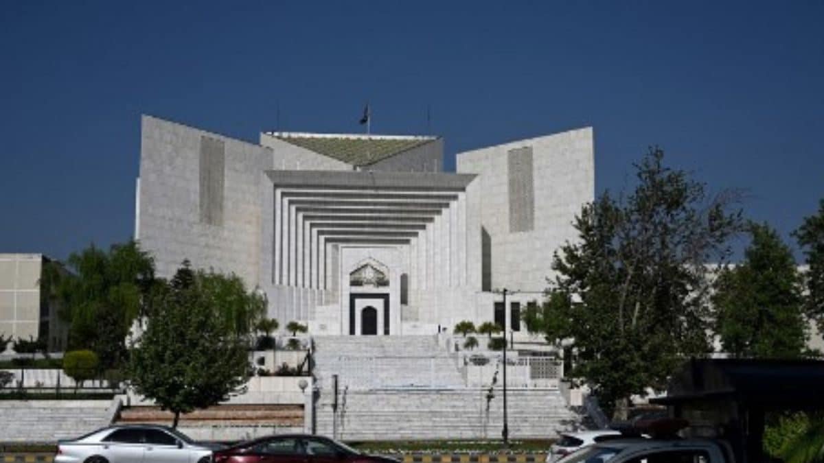 Pakistan's Parliament Passes Law to Curtail Powers of Supreme Court ...