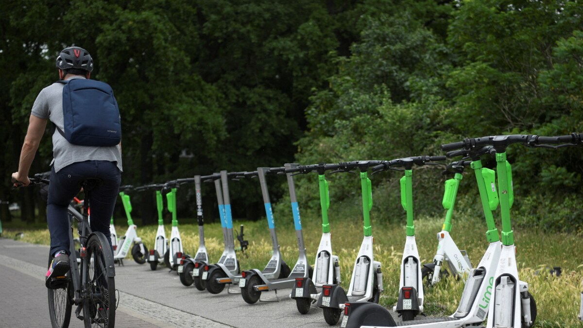 Paris Votes to Ban Rental E-Scooters, Operators Say Unfairly Singled Out for Chaotic Streets - Vimarsana News