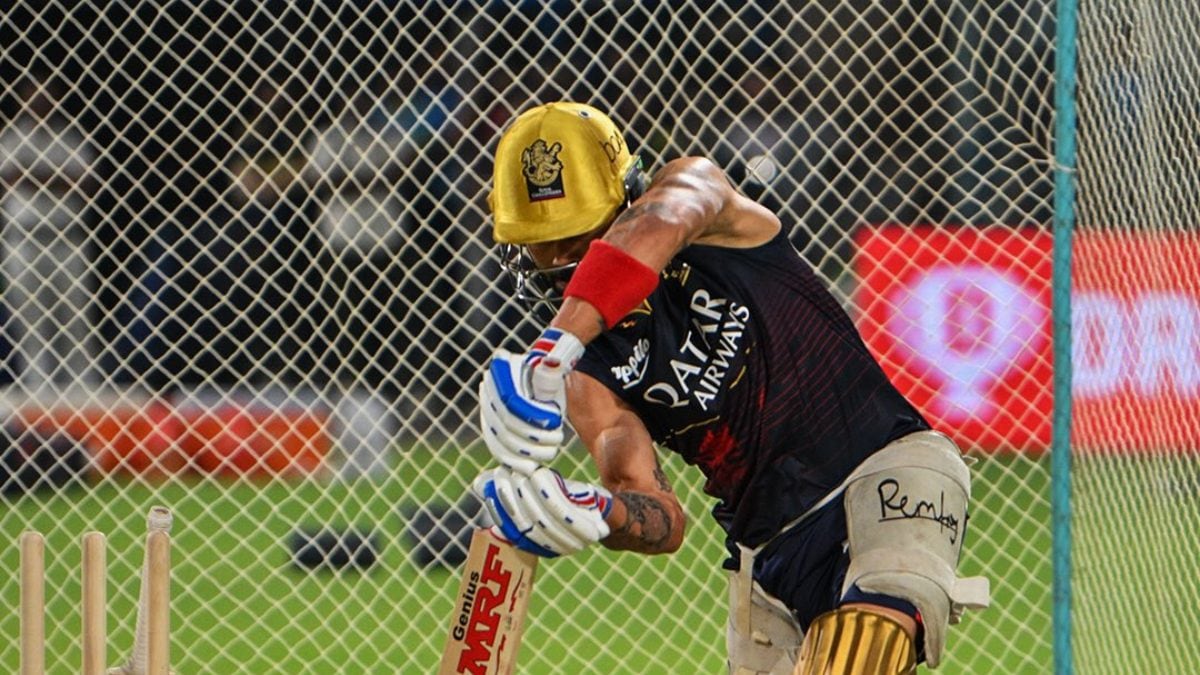 IPL 16: RCB Star Virat Kohli Spotted Playing Cover Drive at Eden Gardens Ahead of KKR Clash