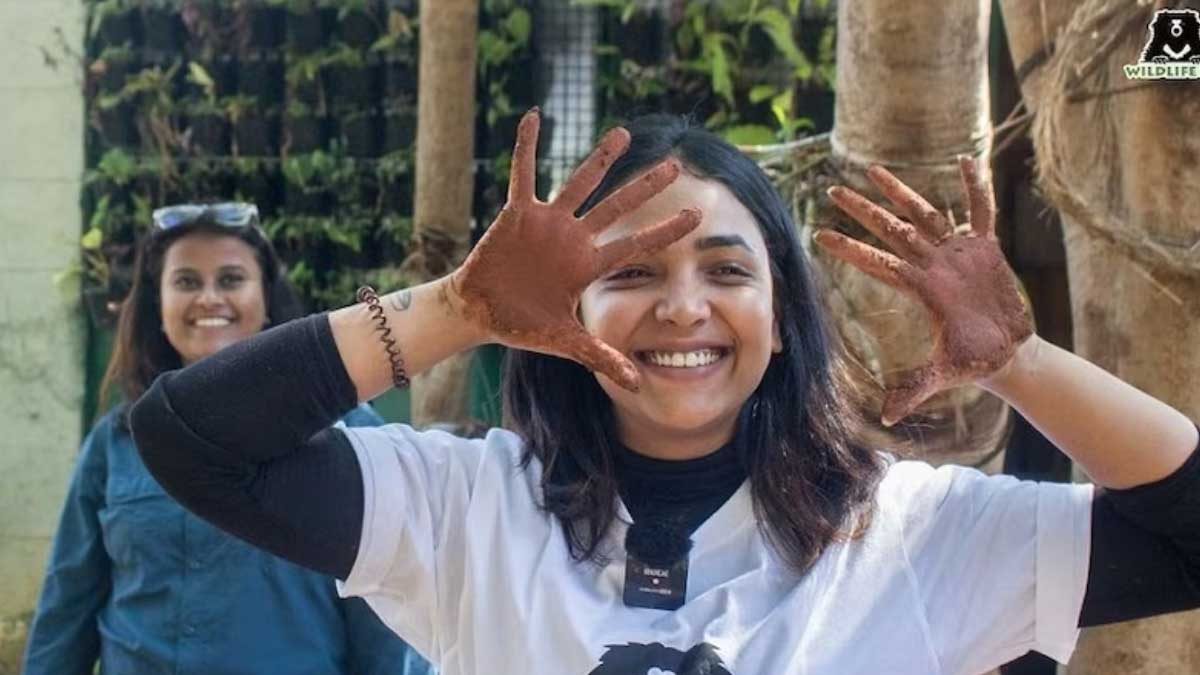 Actress Anupama Gowda Visits Bannerghatta Bear Rescue Centre; Pics Go Viral - Vimarsana News