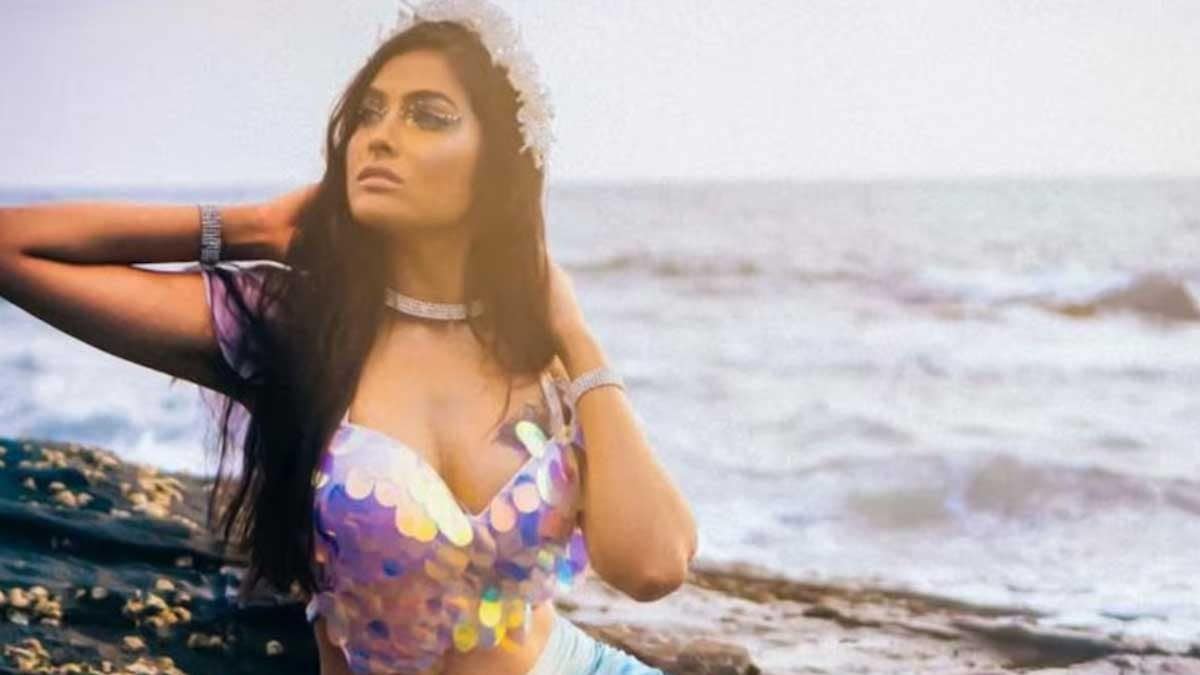 Actress Divi Vadthya Dresses Up As A Mermaid In Her Latest Clicks; See Photos - Vimarsana News