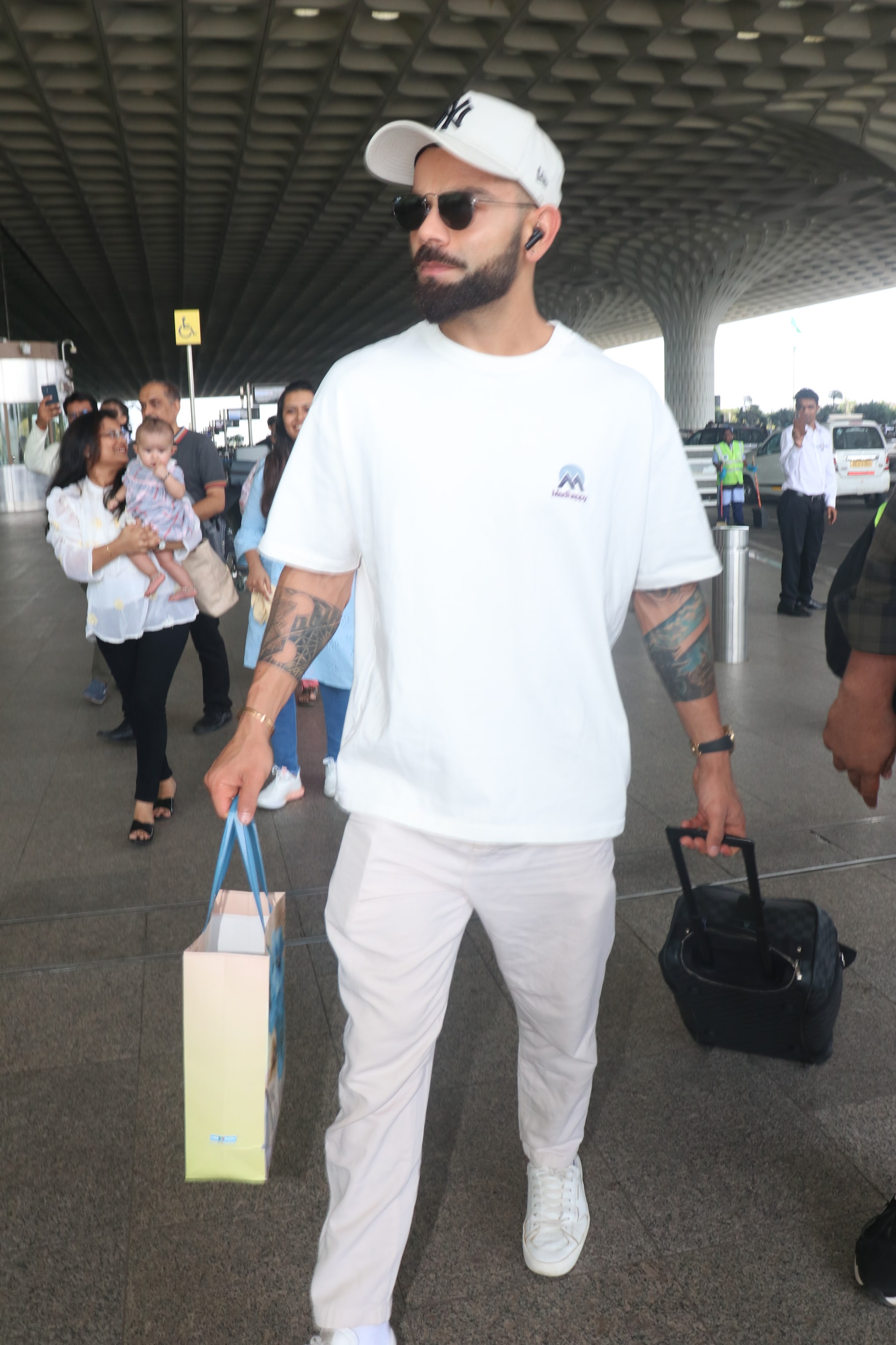 virat kohli in white t shirt