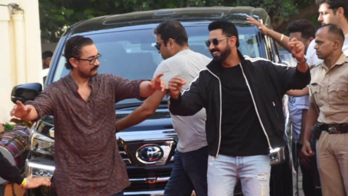 Aamir Khan Breaks Into Bhagra With Gippy Grewal at Carry On Jatta 3 Trailer Launch, Video Goes Viral