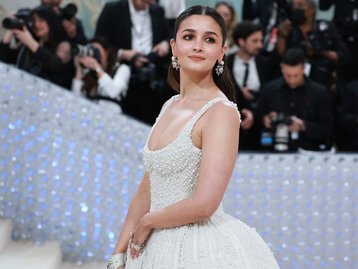 Alia bhatt cheap transparent dress