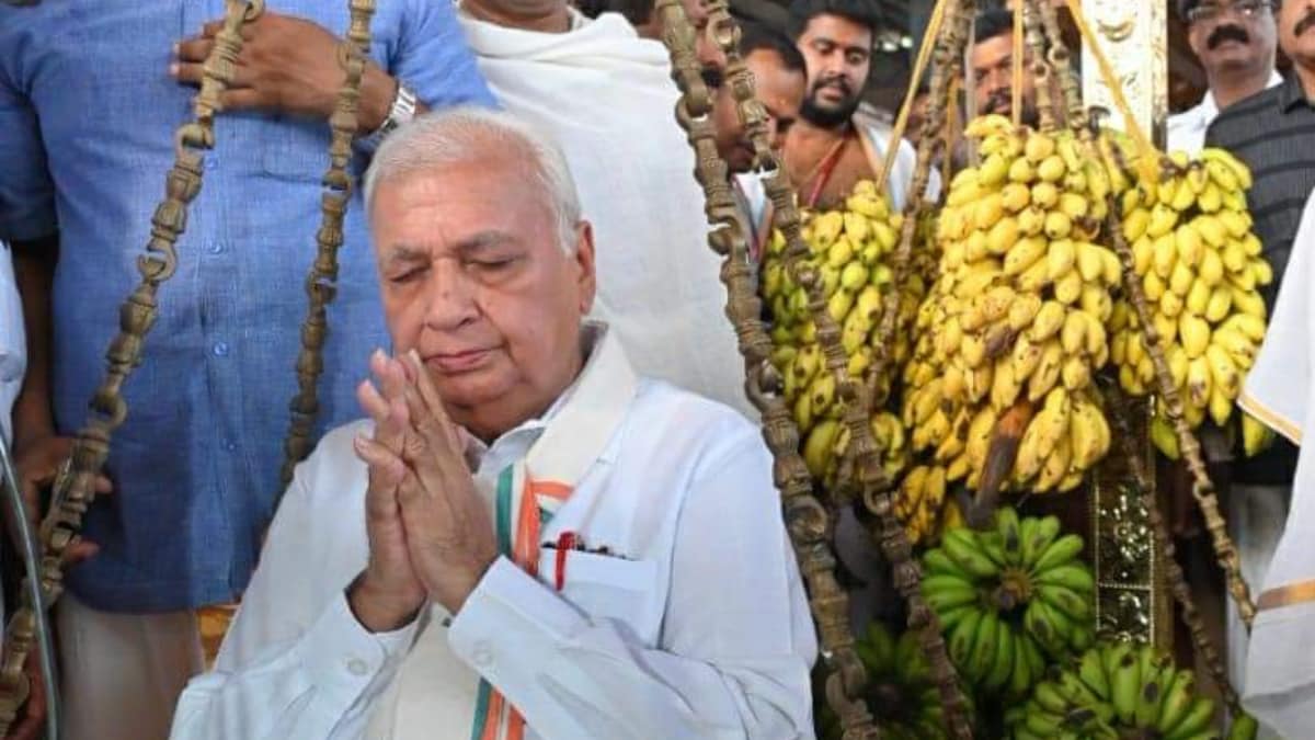 Kerala Governor Arif Mohammad Khan visits Guruvayur Temple, Offers 'Thulabharam'