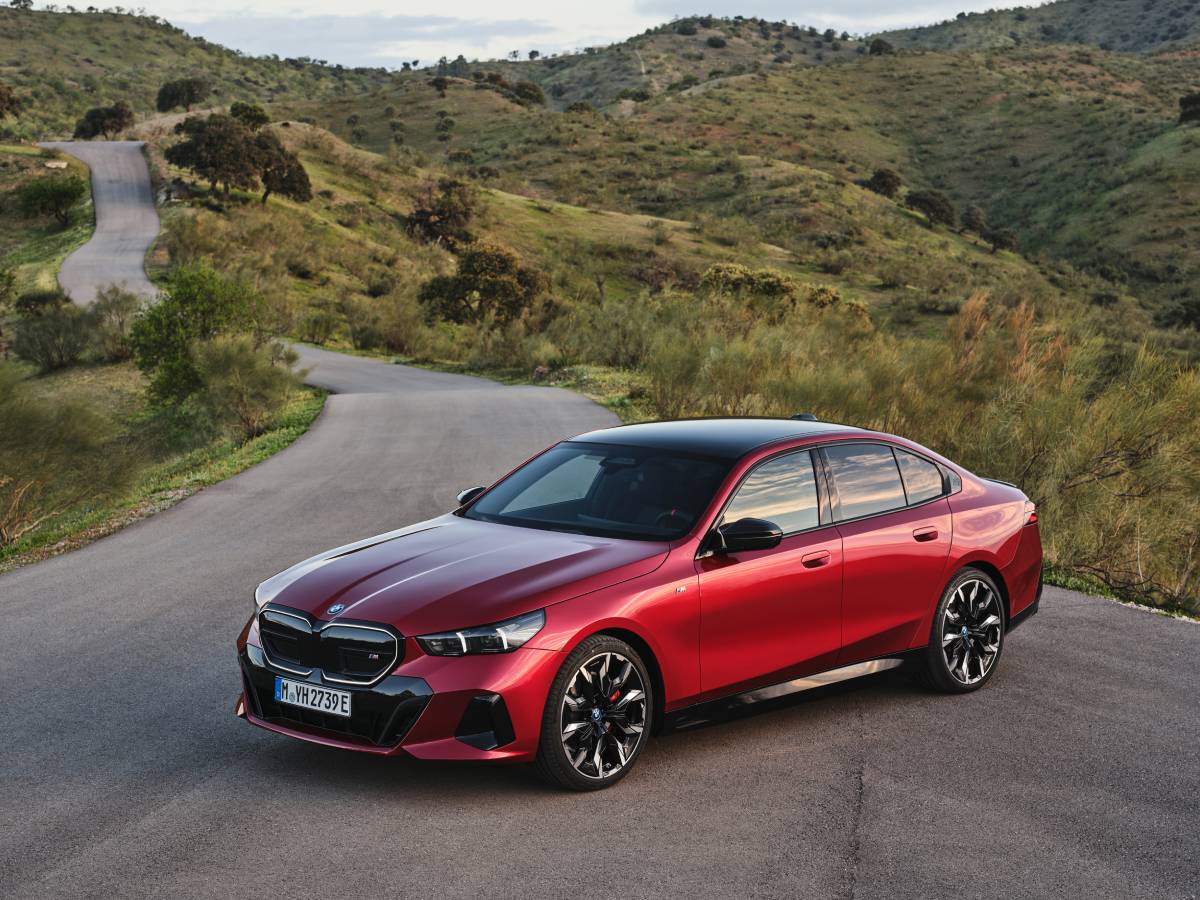 New-Gen BMW 5 Series Saloon in Pics: See Design, Features, Interior and ...
