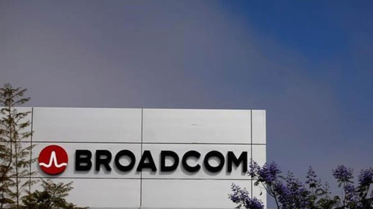 You are currently viewing Broadcom Chief Looks To Convince EU On $61 Billion Deal For VMware