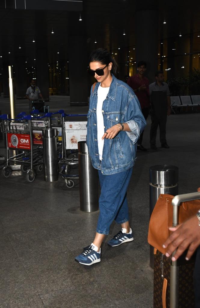 Deepika Padukone's casual airport look to Priyanka Chopra Jonas' public  appearance, here's how to rock a denim jacket | The Times of India