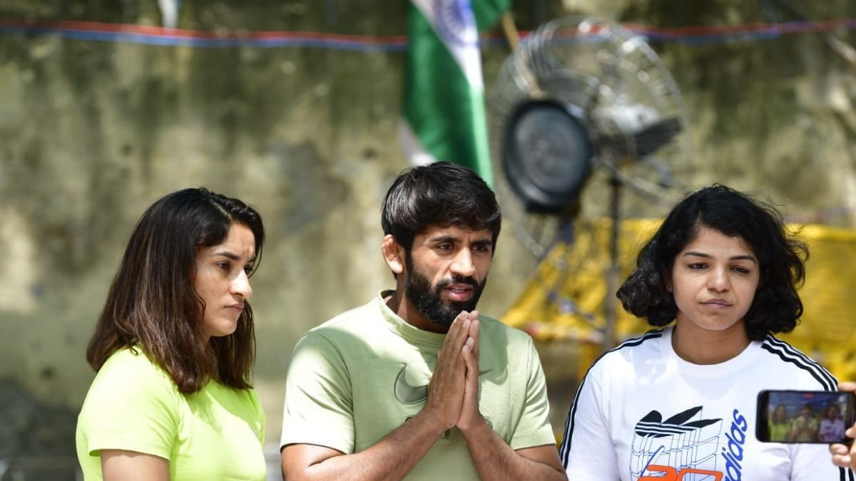 Protesting Wrestlers Bajrang Punia, Sakshi Malik, Vinesh Phogat Meet With Home Minister Amit