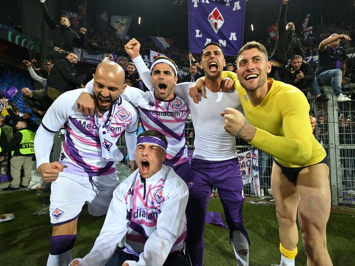 Fiorentina's Antonin Barak celebrates scoring during the Europa