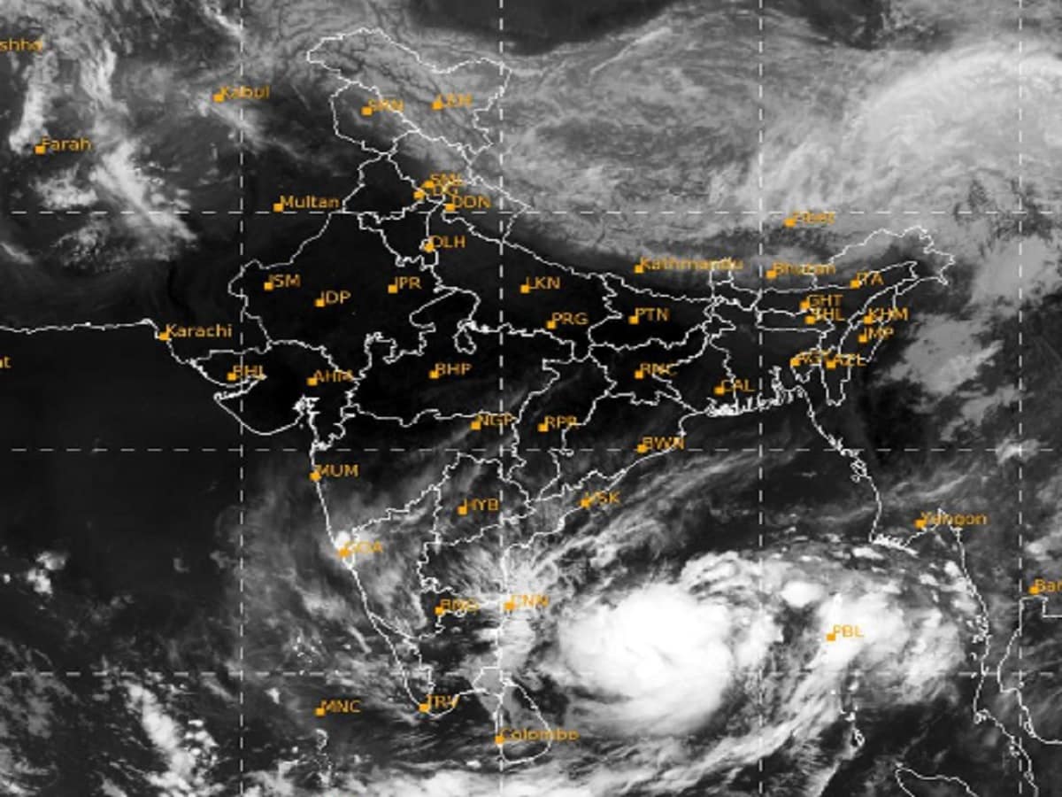 Cyclone Mocha Now 'Very Severe', Moving North at Speed of 9kmph; Rain Alert  in These States | Updates - News18