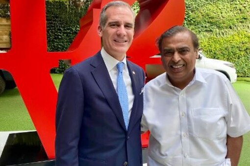 US Ambassador to India Meets Mukesh Ambani to Learn About Reliance's Innovations in Renewable Energy