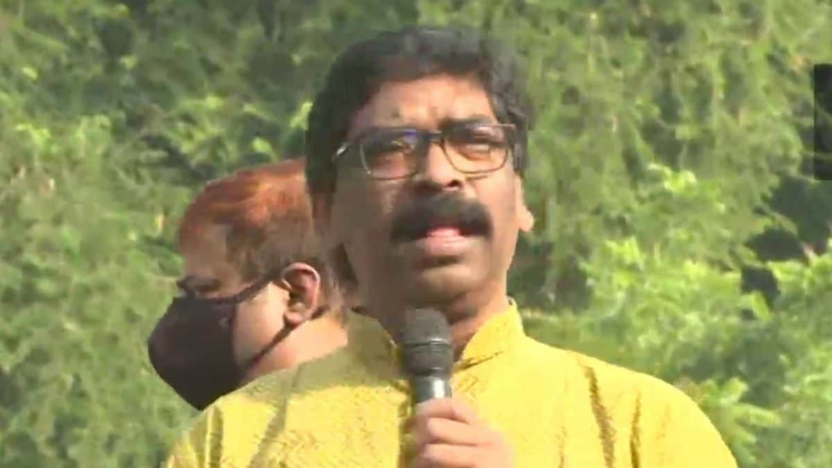 SC Refuses to Entertain Jharkhand CM Hemant Soren’s Plea Against ED Summons – News18