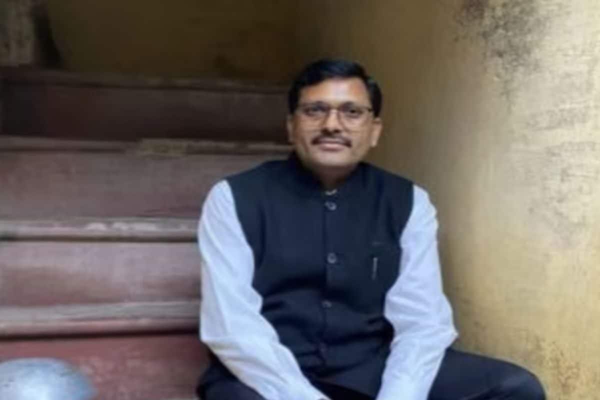 Meet IAS officer who is also a singer-songwriter, decided to crack UPSC...