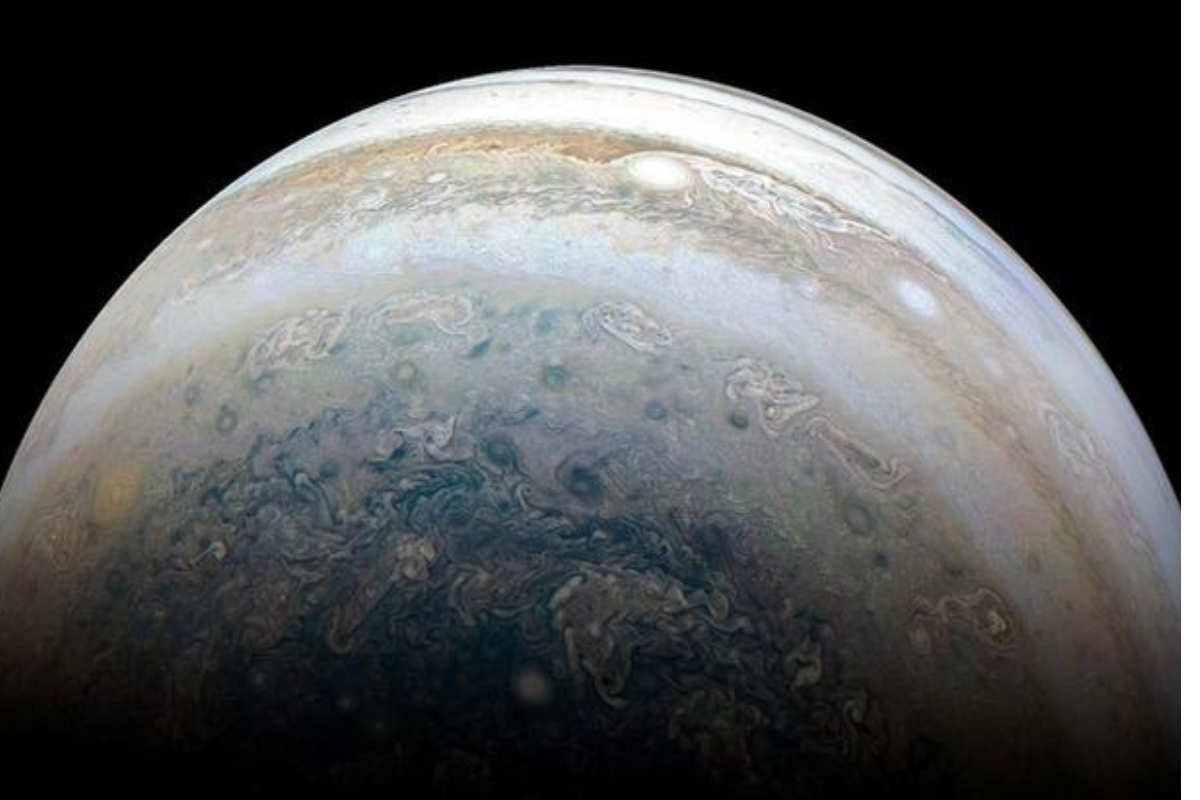 NASA Spacecraft Documents How Jupiter's Lightning Resembles Earth's