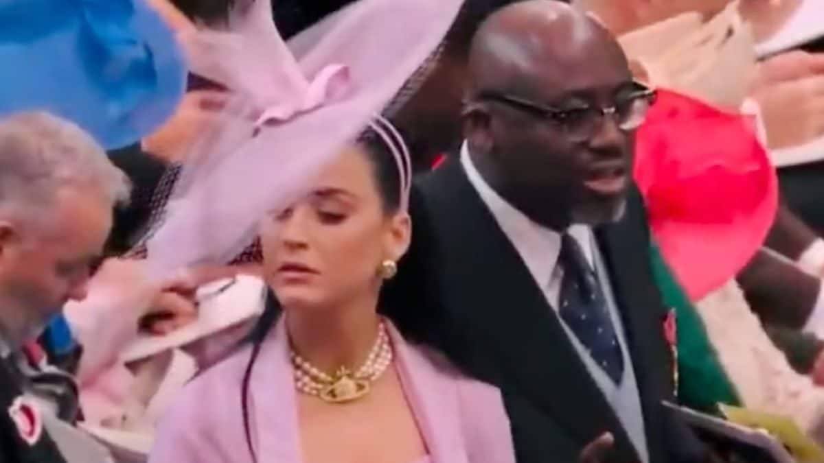 Katy Perry Responds After Video of Her Struggling to Find Seat At King ...