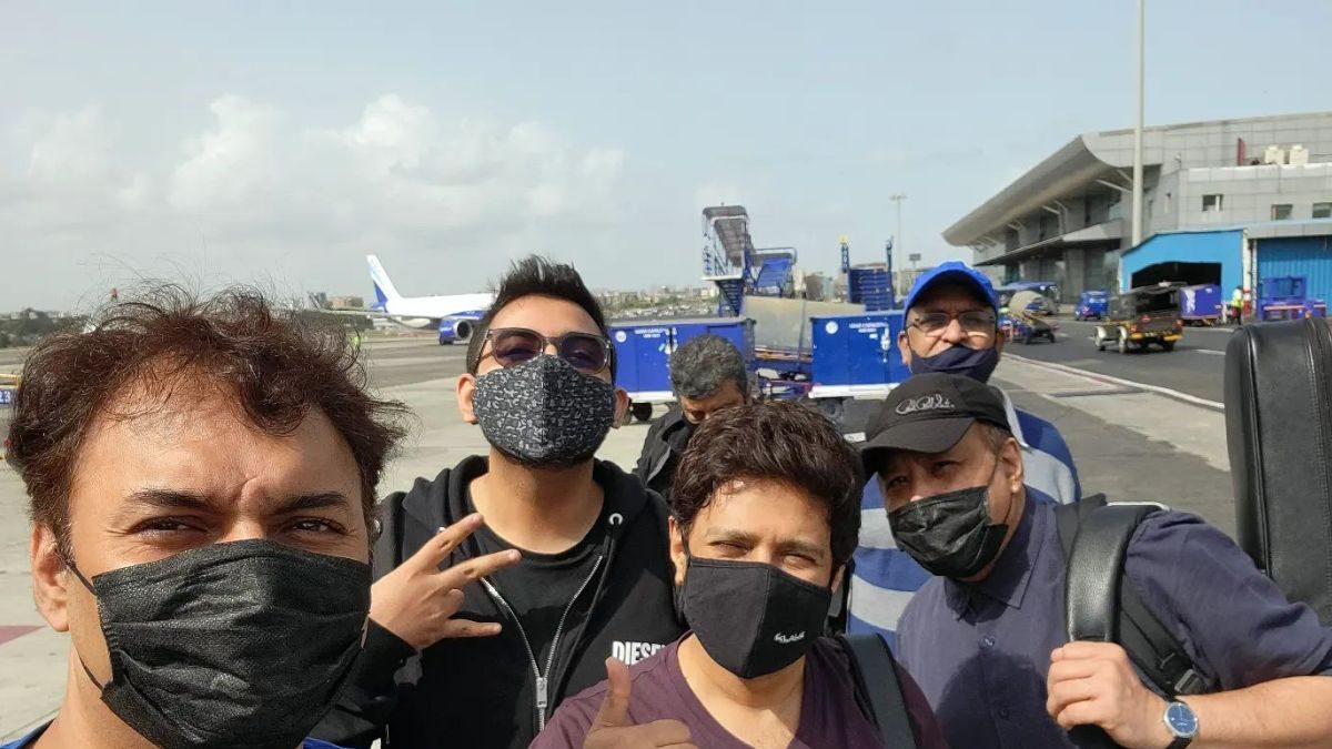 KK's 'Final Selfie' Ahead of Kolkata Tour Resurfaces as Fans Mourn Death Anniversary of Beloved Singer - Vimarsana News