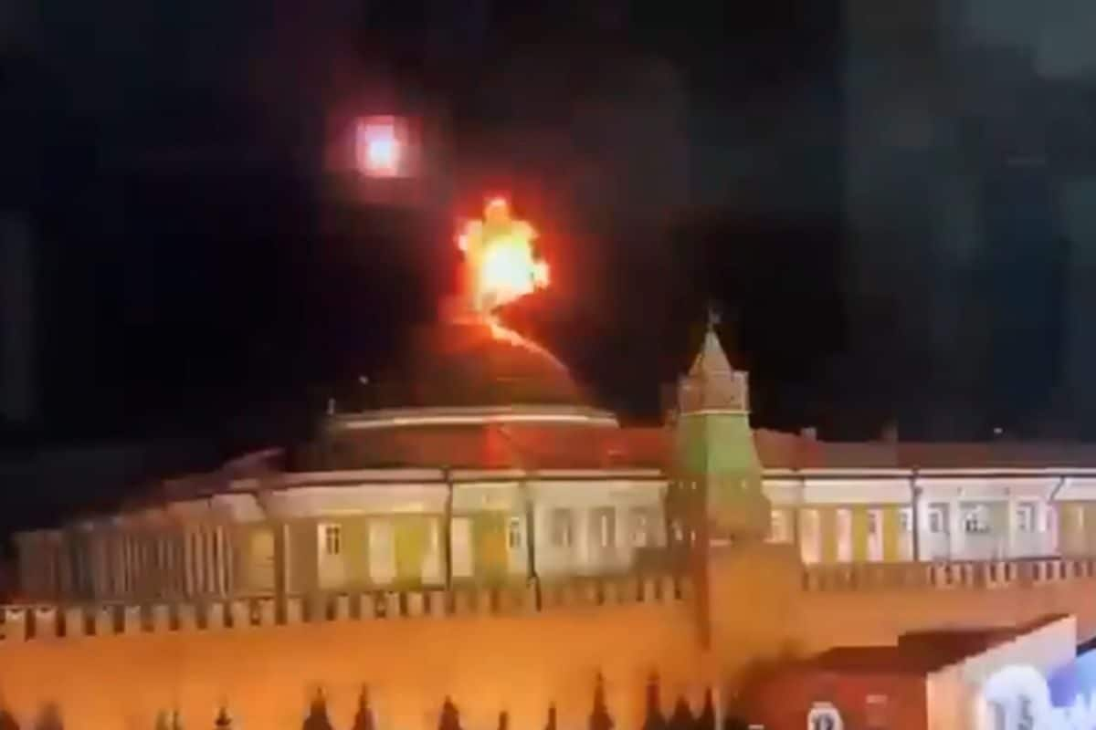 WATCH VIDEO | Smoke Over Kremlin As Russia Shoots Down 'Ukrainian ...