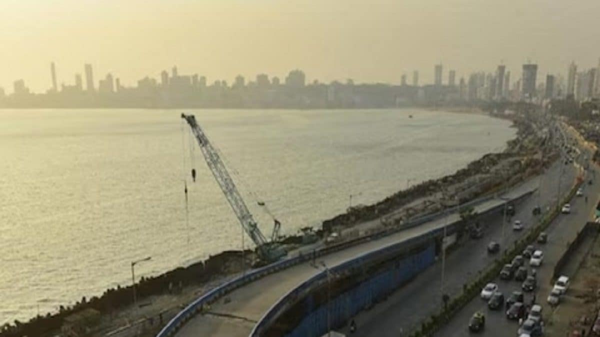 Mumbai Locals Oppose Public Toilet at Marine Drive, Cite Heritage
