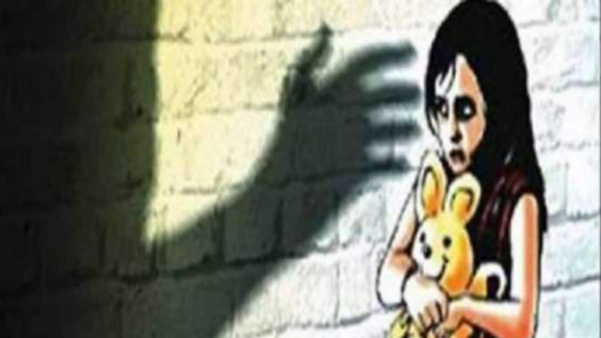 Thane: 45-year-old Man Held for Molesting Teenage Girl at Suburban Train Station - Vimarsana News