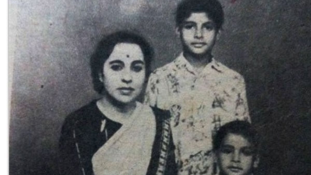 Identify The Famous Actor From This Childhood Pic With His Mother And ...