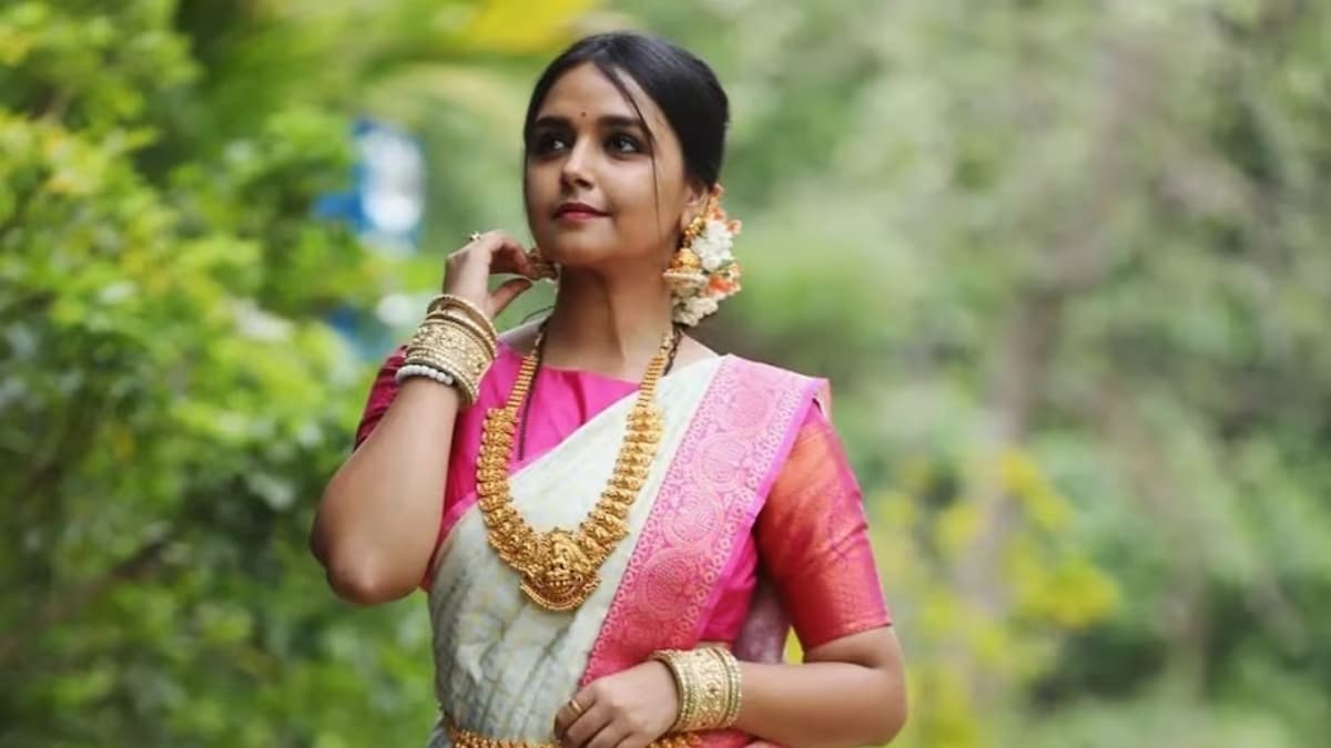 Actress Nisha Ravikrishnan’s Dual Tone Saree Is Every Woman’s Dream