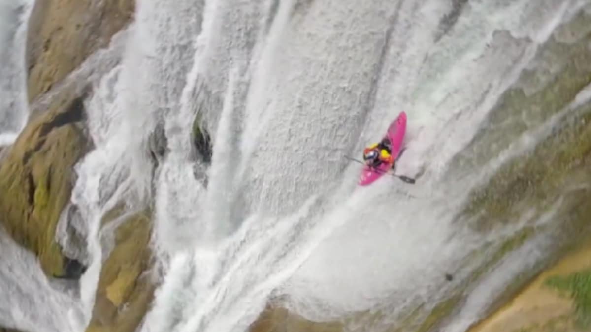 Watch: Kayaking Champ Descends 300ft Down A Waterfall In Mexico - Vimarsana News