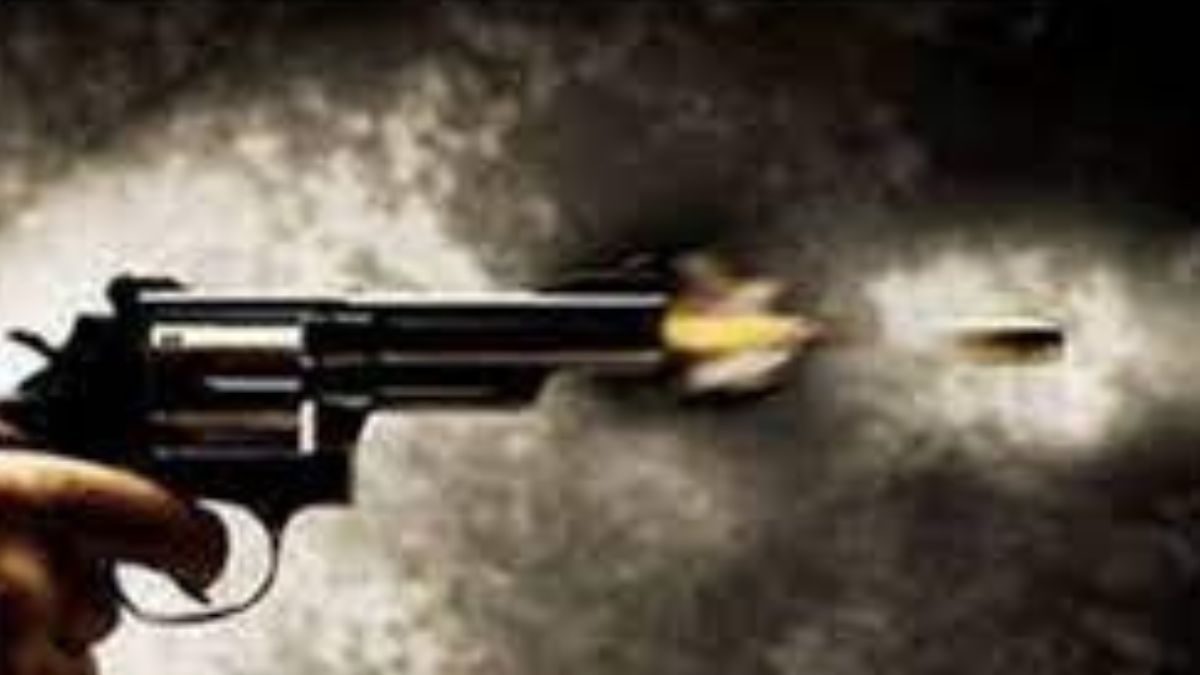 Two Murder Accused Fired at on UP Court Premises, 6 Cops Suspended - Vimarsana News