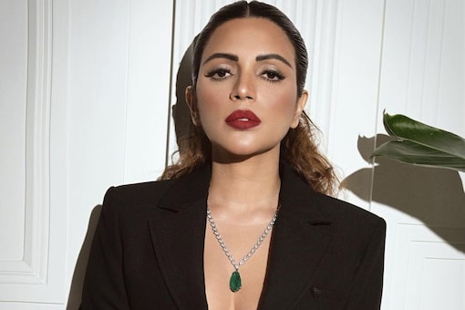 
Shama Sikander is setting fire on social media with her latest look. (Photo: Instagram) 