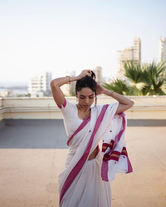 Sobhita Dhulipala goes for the 'au naturel' vibe for the shoot.