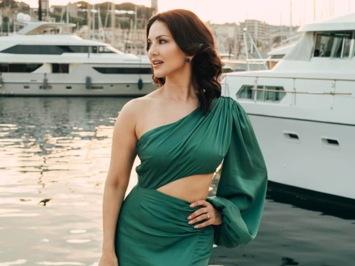 Saniloan Porn - Sunny Leone Gets Candid About Her Past at Cannes, Recalls 'People Would  Say, You're Just Porn Star' - News18