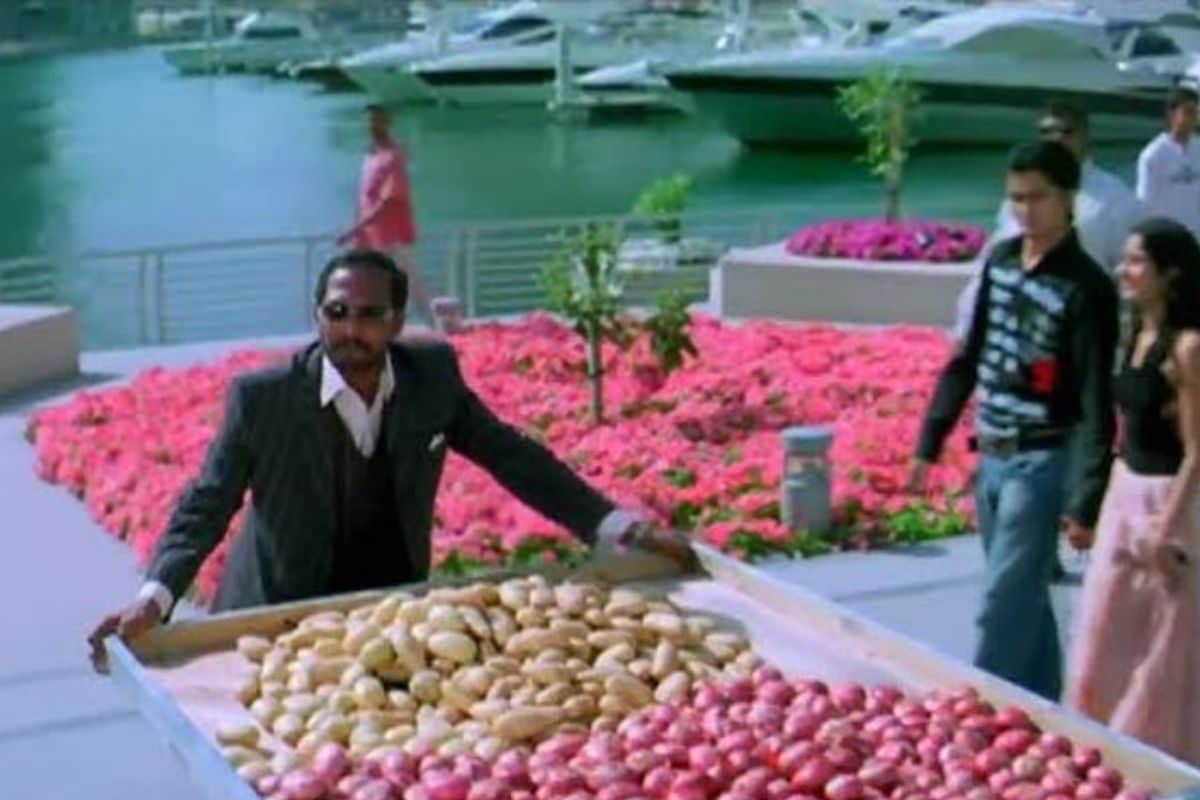 Aloo Lelo': Twitter Lists Iconic Movie Dialogues That Need No 'Play' Button - News18