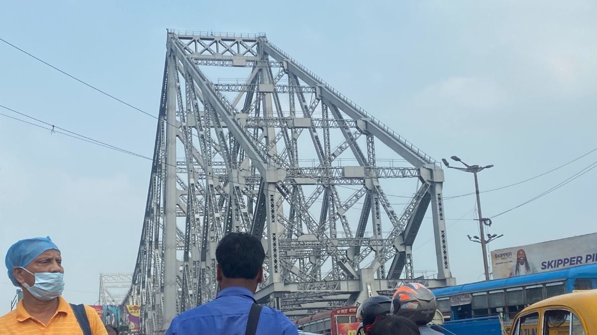 ‘Experts from IIT, Paint Job Worth Rs 2.8 Crore’: Howrah Bridge to Undergo Health Audit, Get Makeover