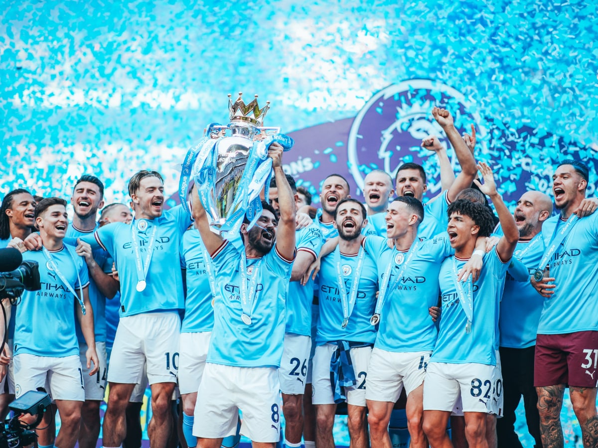 MAN CITY LIFT PREMIER LEAGUE TROPHY!