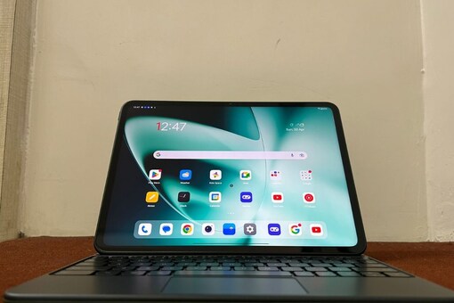 The OnePlus Pad is equipped with an impressive camera setup.