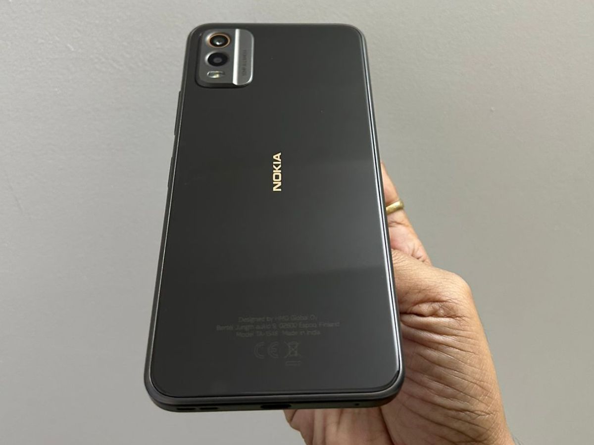 Nokia C32 First Look: Good-looking Smartphone Under Rs 10,000 | In ...