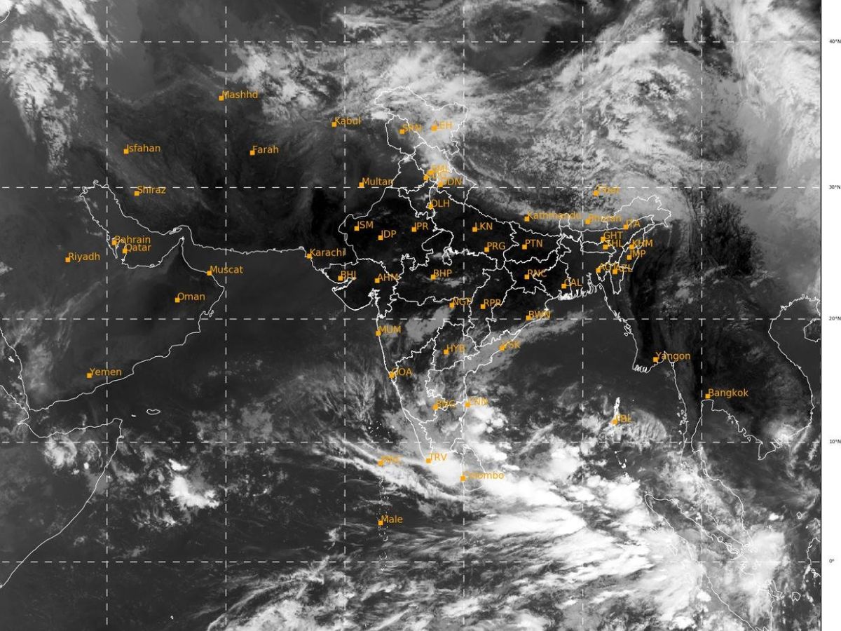 Bengal Likely to Get Rain on Monday; No Imminent Threat of Cyclone Mocha -  News18