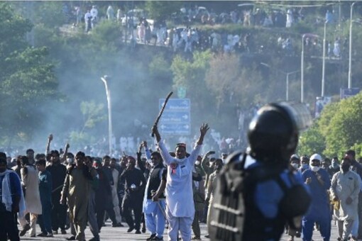 Pakistan protests LIVE Updates