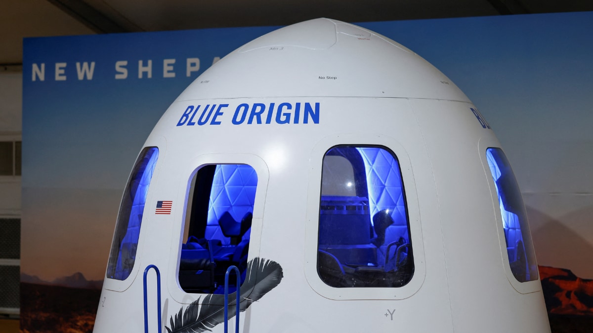 NASA Selects Jeff Bezos’ Blue Origin for Second Lunar Lander Contract