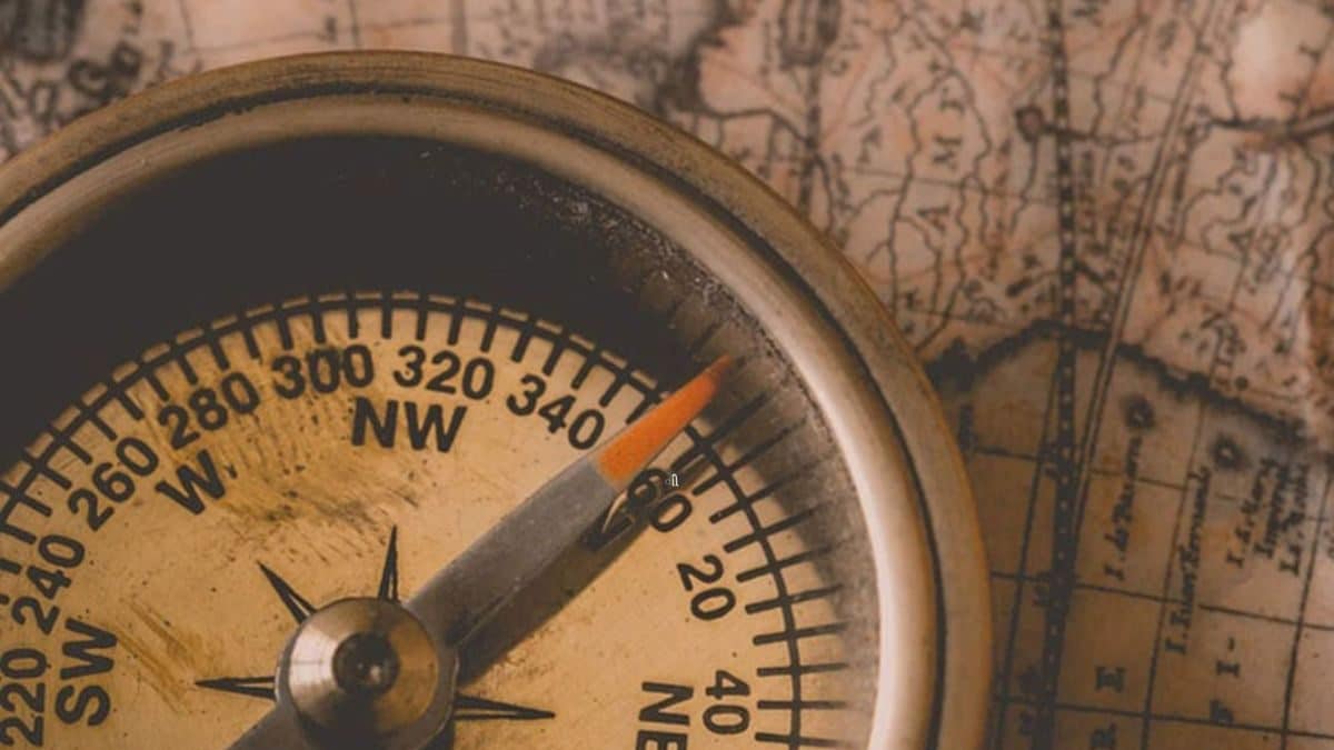 Vastu Tips: Know The Articles And Directions They Should Be Kept In